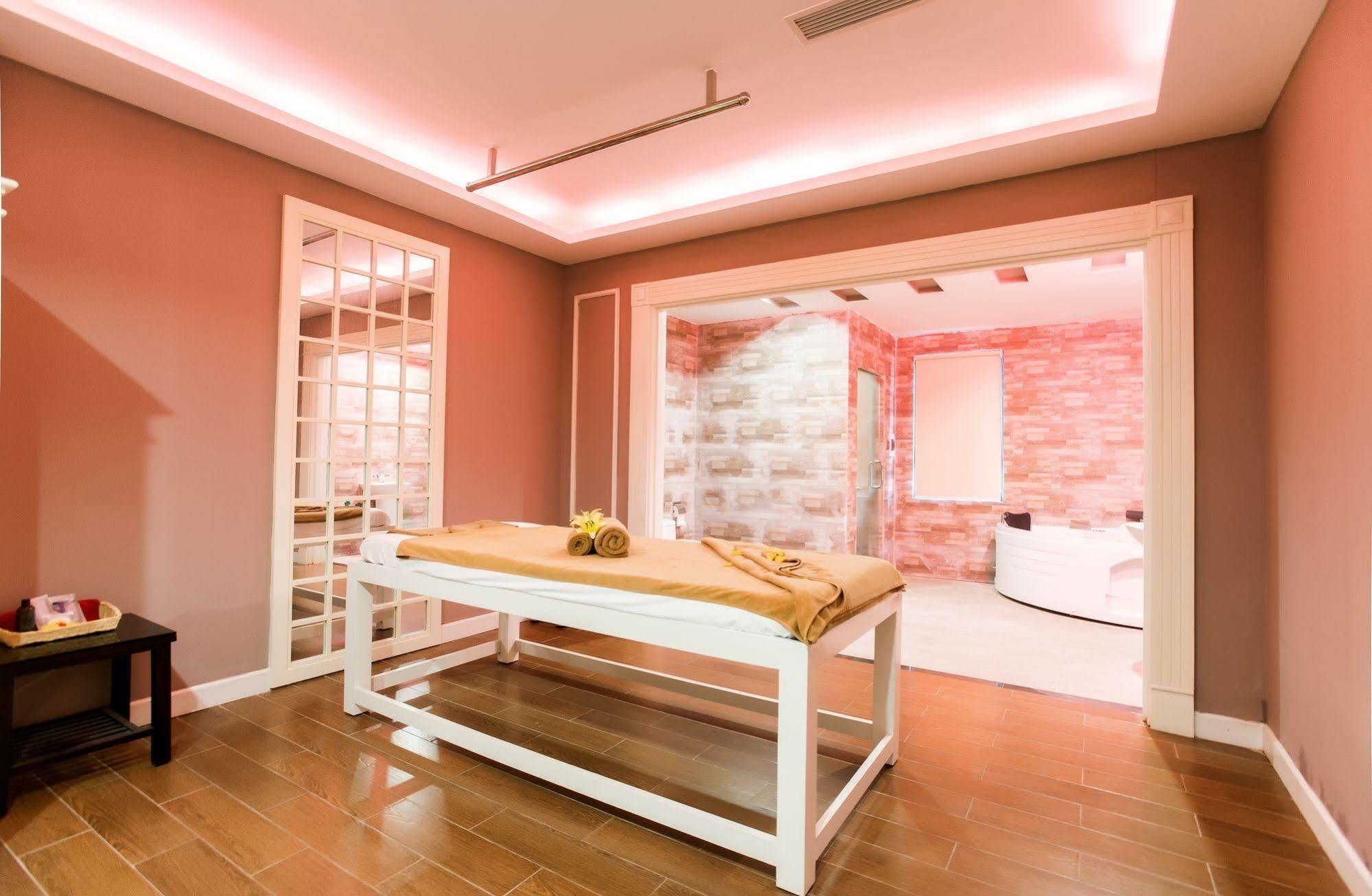 Muong Thanh Luxury Can Tho Hotel Buitenkant foto